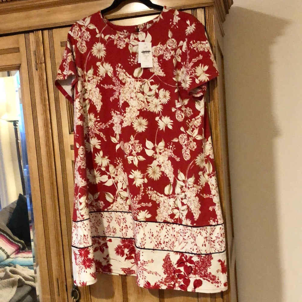 Red Floral Short-Sleeve Mini Dress with Contrast Hem